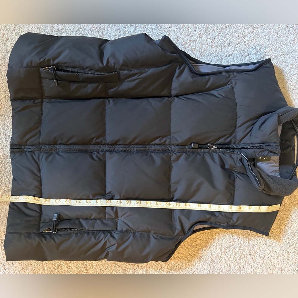 Men’s Eddie Bauer Black Quilted Puffer Vest - Picture 4 of 5